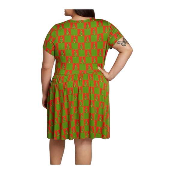 Modcloth Women's Size 1X Red & Green Holiday Christmas Dress - Picture 2 of 15